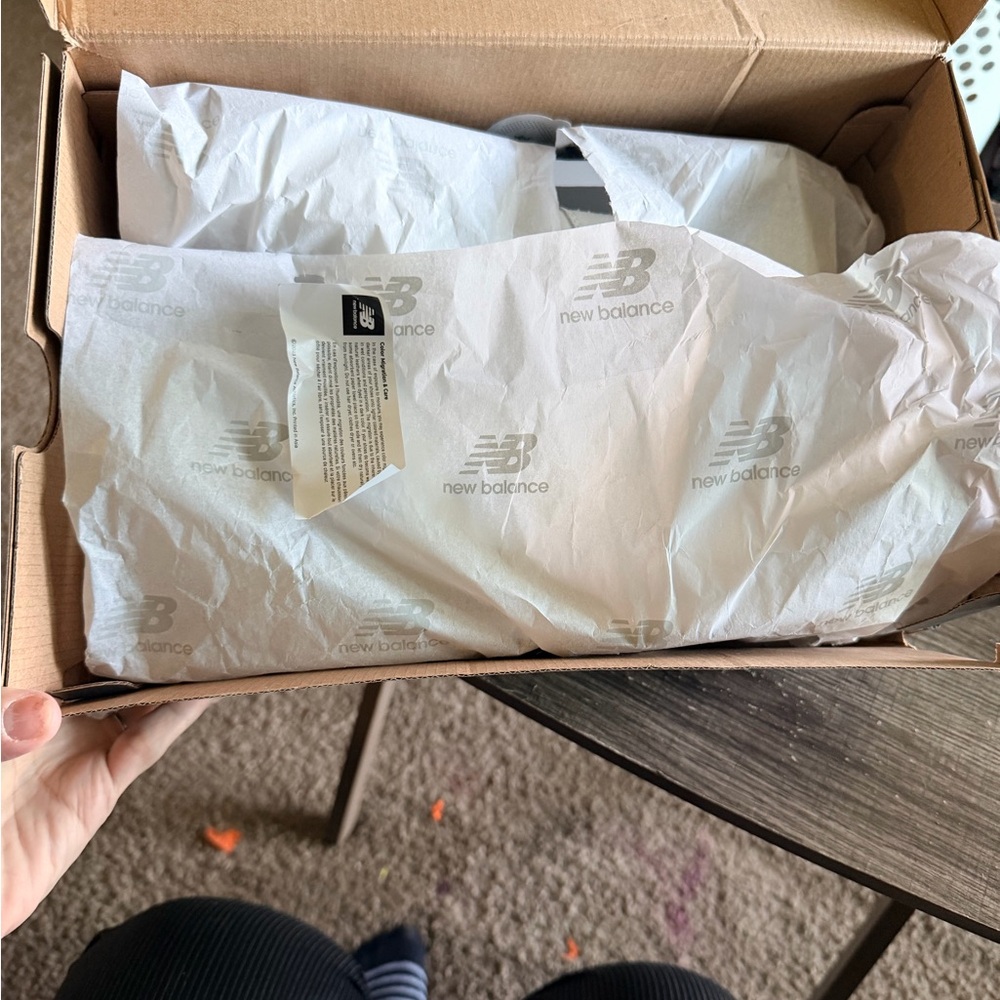 New Balance Cream Sneakers - Picture 9 of 11